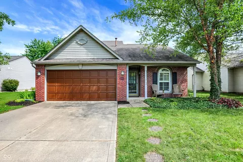 6753 Lexington Cir, Zionsville, IN 46077