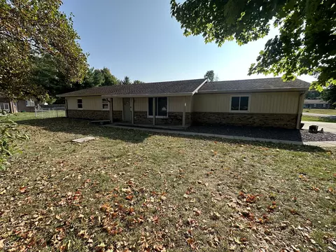 121 E Meadow Glen Dr, Brazil, IN 47834