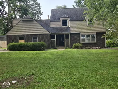 111 E Southglen Dr, Terre Haute, IN 47802