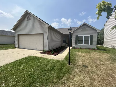 3060 Lakestream Dr, Columbus, IN 47201