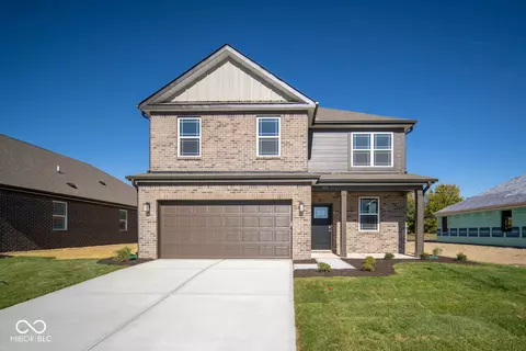 1402 Foxtail Ln, Greenwood, IN 46143