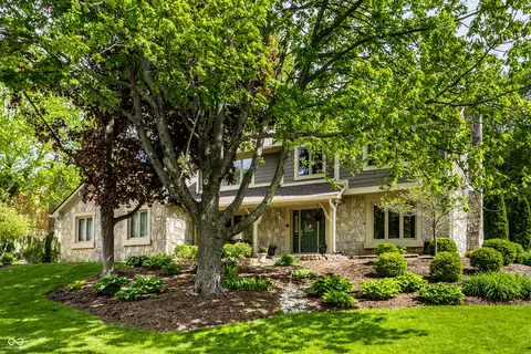 725 Sugarbush Dr, Zionsville, IN 46077