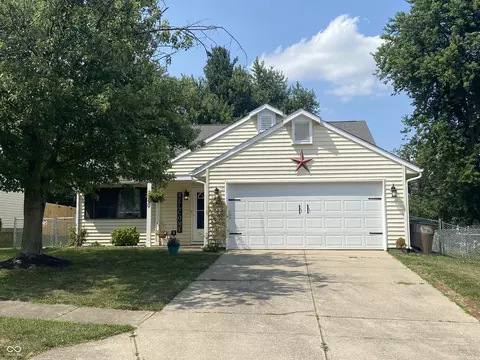 1560 Wrenwood Dr, Columbus, IN 47201