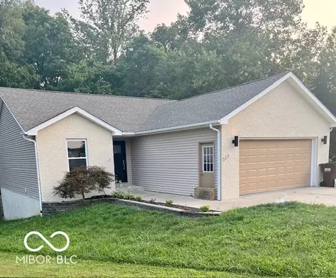 517 Daniel Dr, North Vernon, IN 47265