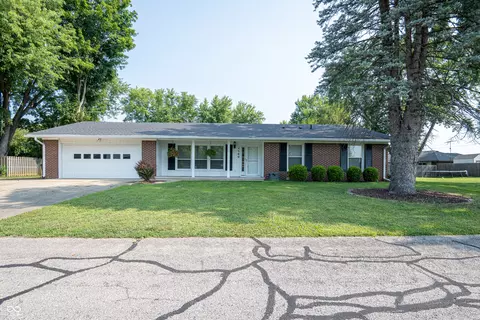 1140 Lanesend Dr, Columbus, IN 47203