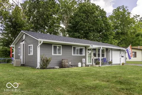 232 Crestwood Dr, Whiteland, IN 46184