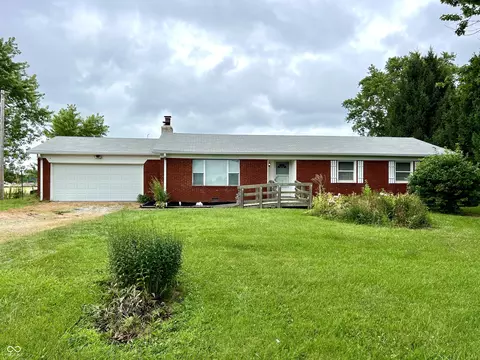 3218 E New Rd, Greenfield, IN 46140
