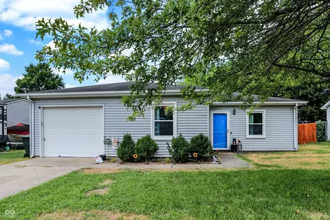 138 Brookside Dr, Hope, IN 47246