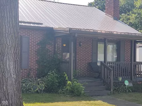 215 N Pierce St, Saint Paul, IN 47272