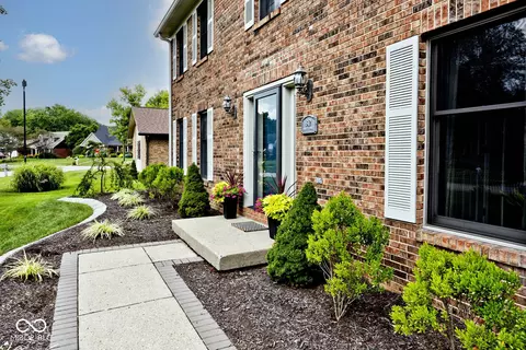 812 Seneff Ct, Plainfield, IN 46168 photo 5