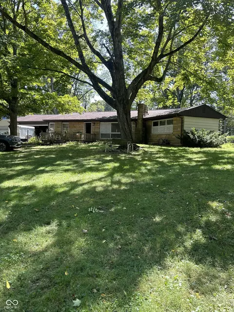 761 Lakeview Dr, Noblesville, IN 46060