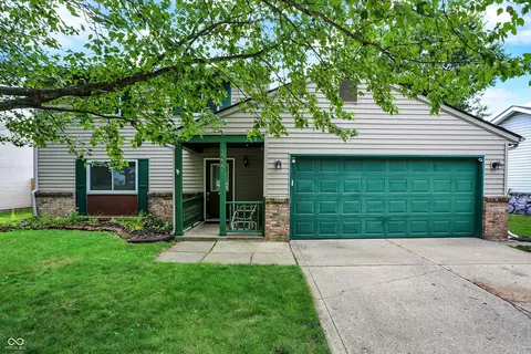 1227 Chesterfield Dr, Anderson, IN 46012