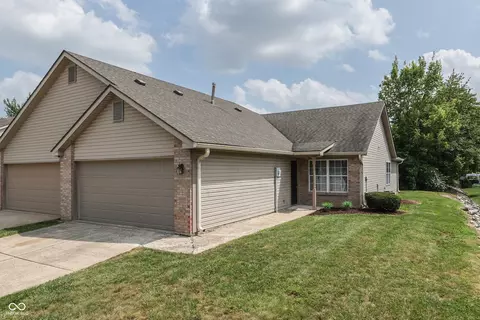 815 Ashton Park Dr, Greenwood, IN 46143