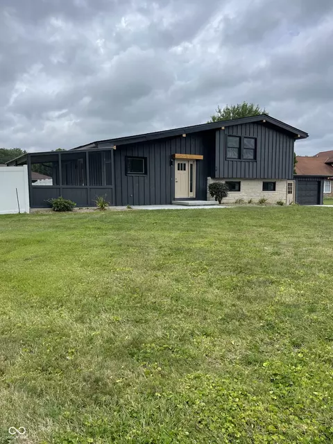 357 Hillcrest Ave, Batesville, IN 47006