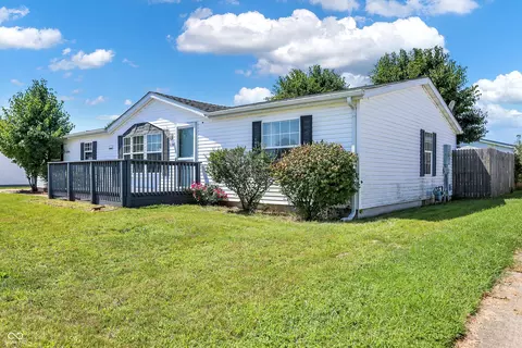 4686 Breckenridge Dr, Columbus, IN 47203