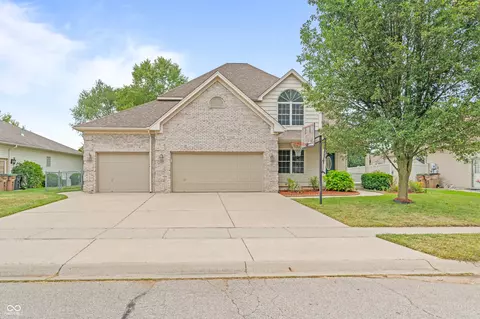 2058 Iroquois Trl, Columbus, IN 47203