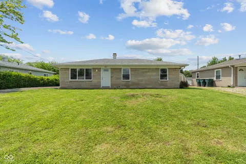 1517 W Stirling Dr, Muncie, IN 47304
