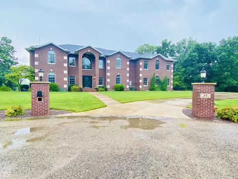 34 Lakeview Dr, Clinton, IN 47842
