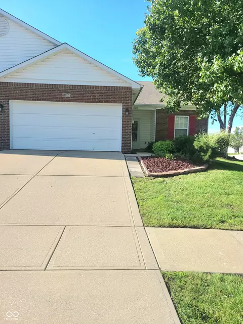 8010 Wildwood Farms Ln, Indianapolis, IN 46239