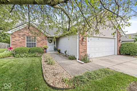 11340 Cherry Blossom E Dr, Fishers, IN 46038