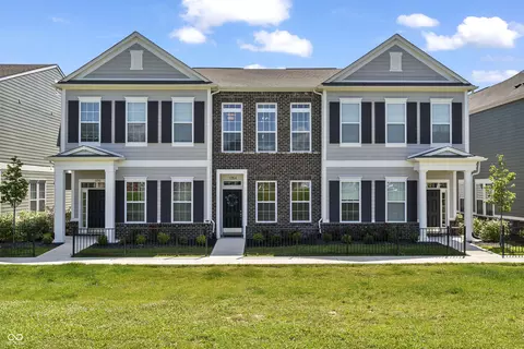 1054 Valentine Ln, Carmel, IN 46032