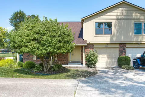 1818 Crystal Bay East Dr, Plainfield, IN 46168