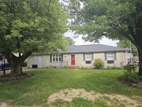 12 S Coventry Dr, Anderson, IN 46012