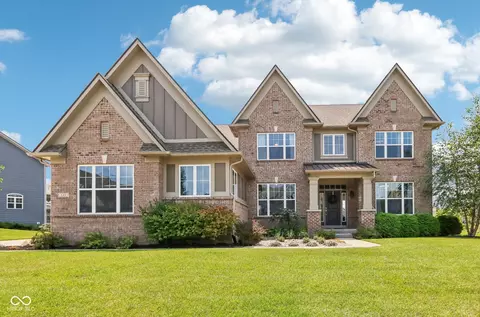 135 Genesis Dr, Westfield, IN 46074