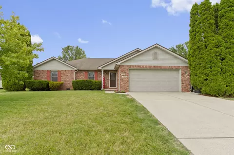 3075 Oakmont Dr, Lapel, IN 46051