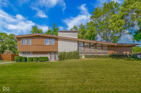 4120 Ridgeway Ave, Columbus, IN 47203