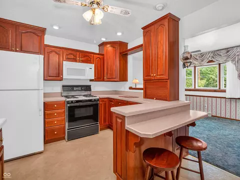 Kitchen - 1236 Bluff Rd, Plainfield, IN 46168 photo 2 of 3