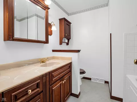Bath - 1236 Bluff Rd, Plainfield, IN 46168 photo 1 of 3