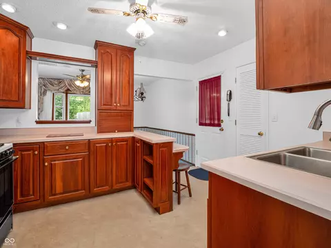 Kitchen - 1236 Bluff Rd, Plainfield, IN 46168 photo 3 of 3