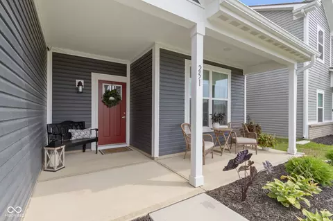 251 Waters Edge Rd, Pendleton, IN 46064 photo 2
