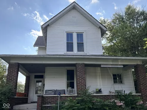 1702 California St, Columbus, IN 47201
