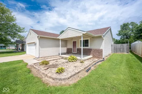 932 Golden Ct, Greencastle, IN 46135