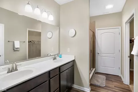 Bath - 4118 Epler Ave, Indianapolis, IN 46237 photo 2 of 4
