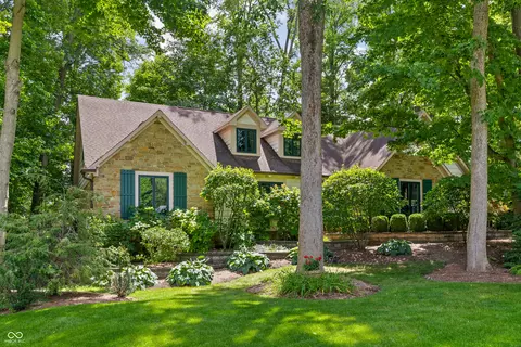 697 Morningside Ct, Zionsville, IN 46077