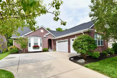 15434 Mission Hills Dr N, Carmel, IN 46033