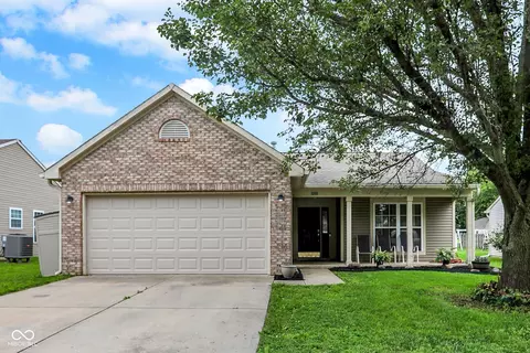 1088 Country Meadow Ct, Franklin, IN 46131