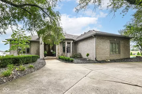 1495 Mullinix Rd, Greenwood, IN 46143