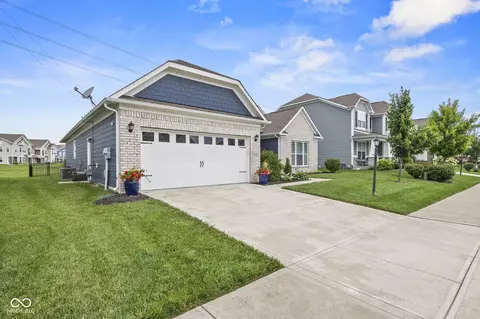 6322 Sugar Maple Dr, Zionsville, IN 46077