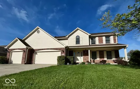 132 Meadowview Ln, Greenwood, IN 46142
