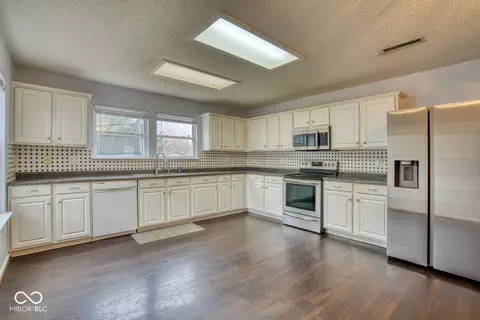 2225 Shadowbrook Dr, Plainfield, IN 46168 photo 16