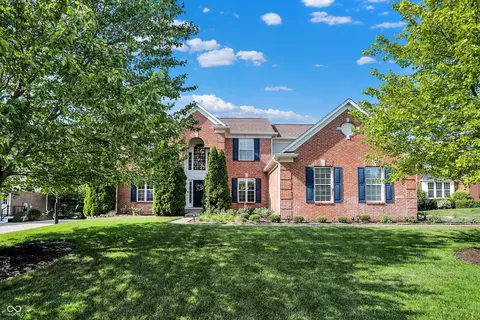 3868 Branch Creek Ct, Zionsville, IN 46077
