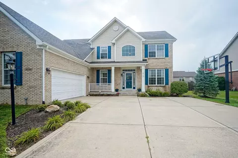 8749 N Commonview Dr, Mccordsville, IN 46055