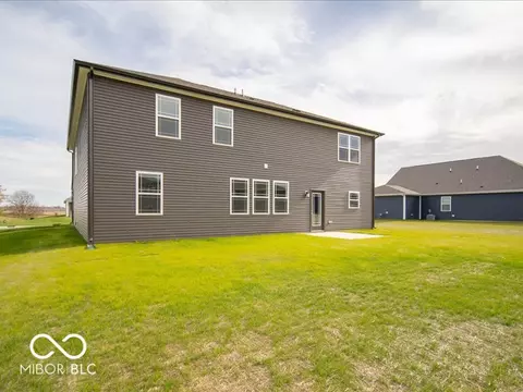 Exterior - 2268 Pinehurst Dr, Plainfield, IN 46168 photo 5 of 8