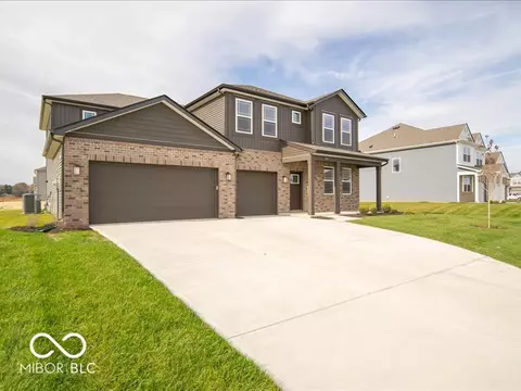 Exterior - 2268 Pinehurst Dr, Plainfield, IN 46168 photo 3 of 8