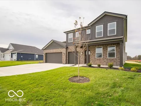 Exterior - 2268 Pinehurst Dr, Plainfield, IN 46168 photo 2 of 8