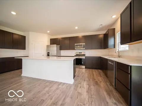 Kitchen - 2268 Pinehurst Dr, Plainfield, IN 46168 photo 2 of 7